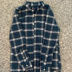 Vineyard Vine boy flannel button down shirt. Size M 10-12